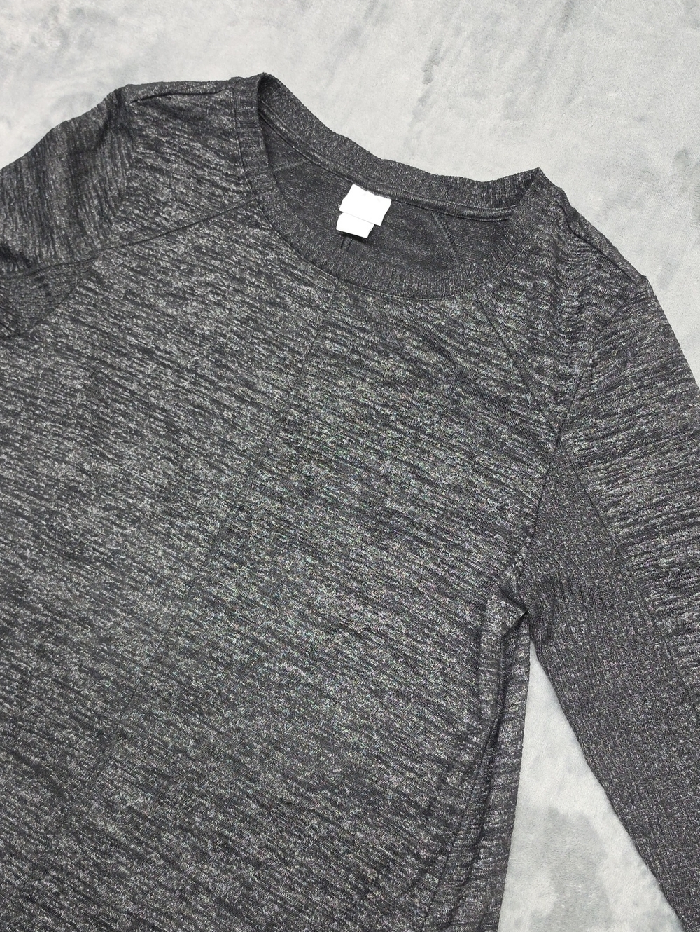 Chicos Zenergy Womens Gray Space Dye Long Sleeve Crew Neck Top Size 2 US 12/14